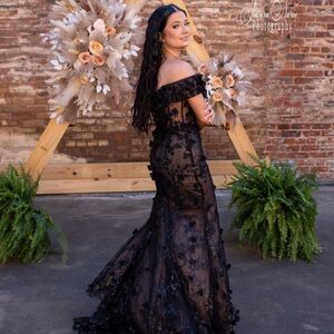 Size 2 formal dress! Black, train, slit, off the shoulder